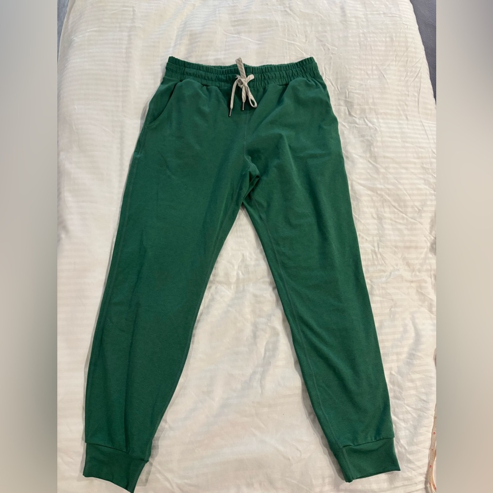 Vuori Women’s Performance Joggers Size X-Small